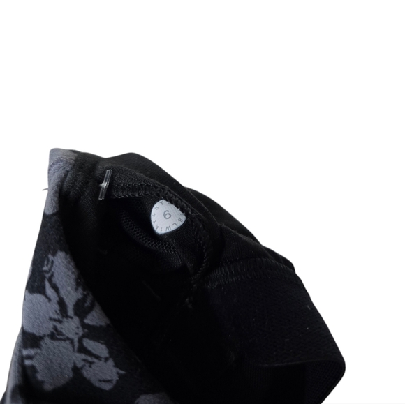 Lululemon Slide With Me Floral Tank Top With Built In Bra Gray & Black 6 - Picture 6 of 6